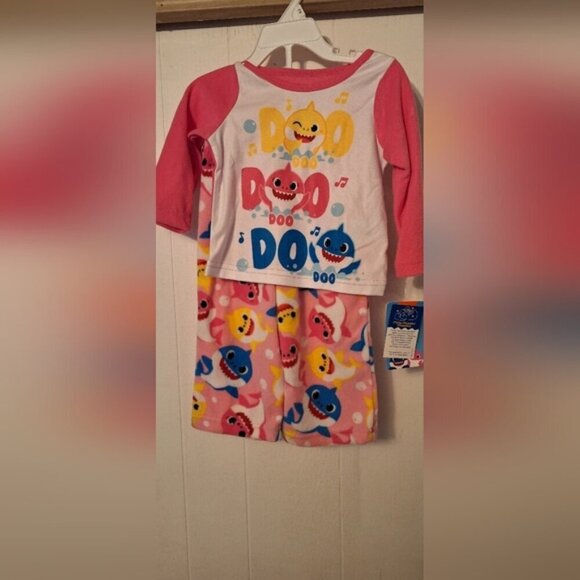 Nickelodeon Baby Shark Infant Girls Pajamas Sz 24 months Pink Sleepwear - Picture 1 of 5